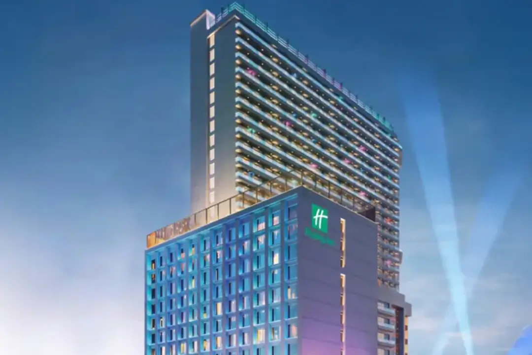Holiday Inn Thumbnail Img1